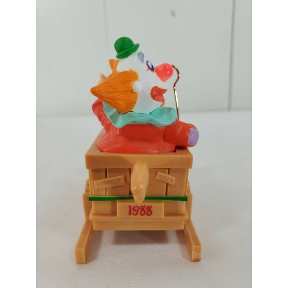 Vintage 1988 Hallmark Christmas Ornament CLOWN reindeer Play Jingle Bells - Picture 5 of 10